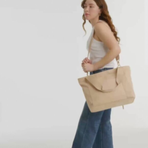 NWT BEIS Beisics Tote in Beige - Picture 2 of 4